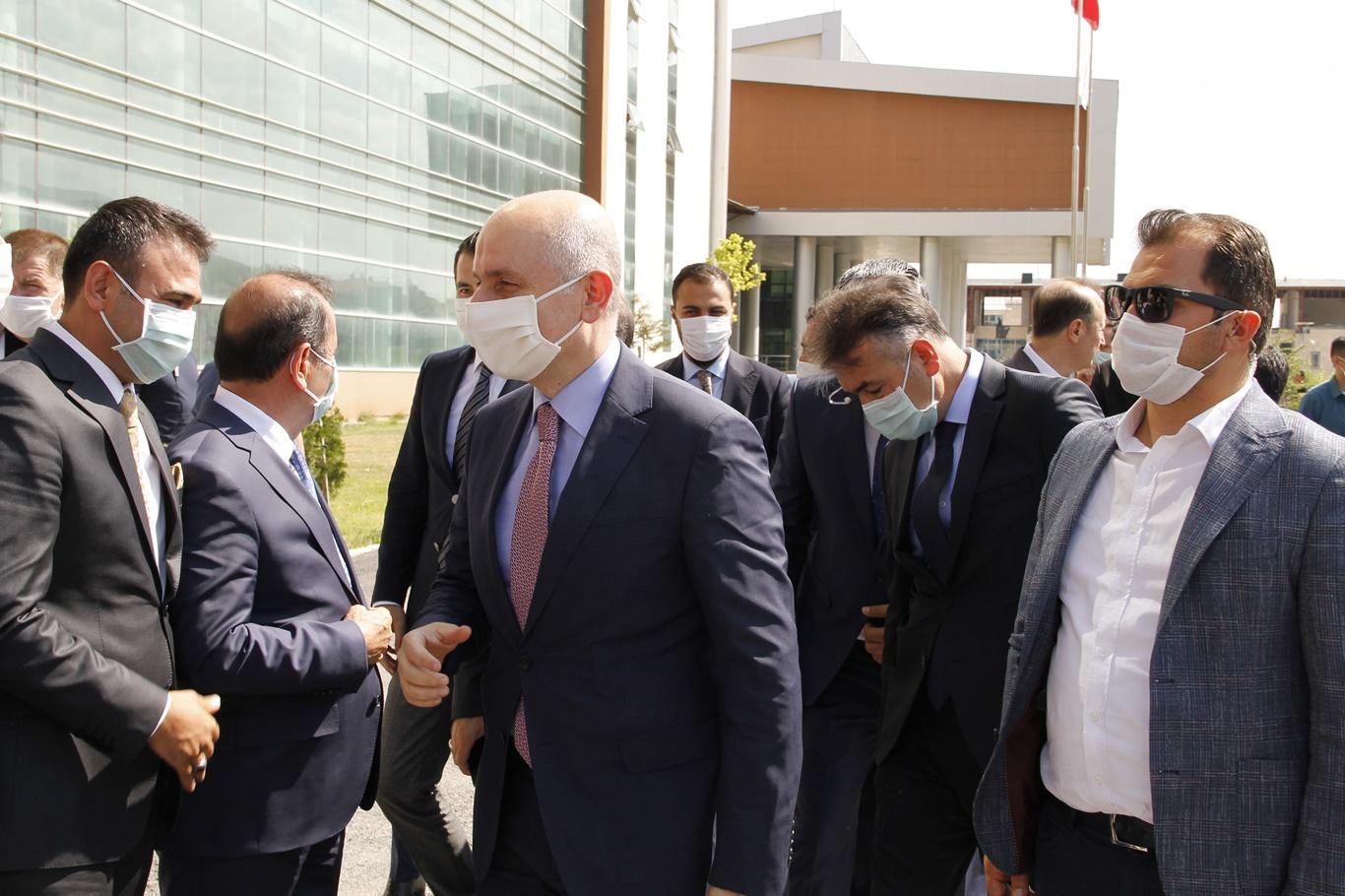 Bakan Karaismailoğlu: “Bitlis'e bugüne kadar yaptığımız projenin miktarı 7 milyarı geçti”